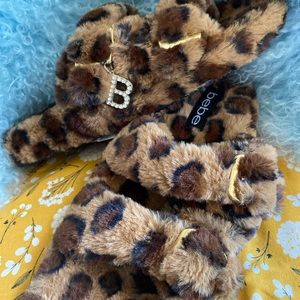 Bebe Leopard Print faux fur slide sandals Size 10